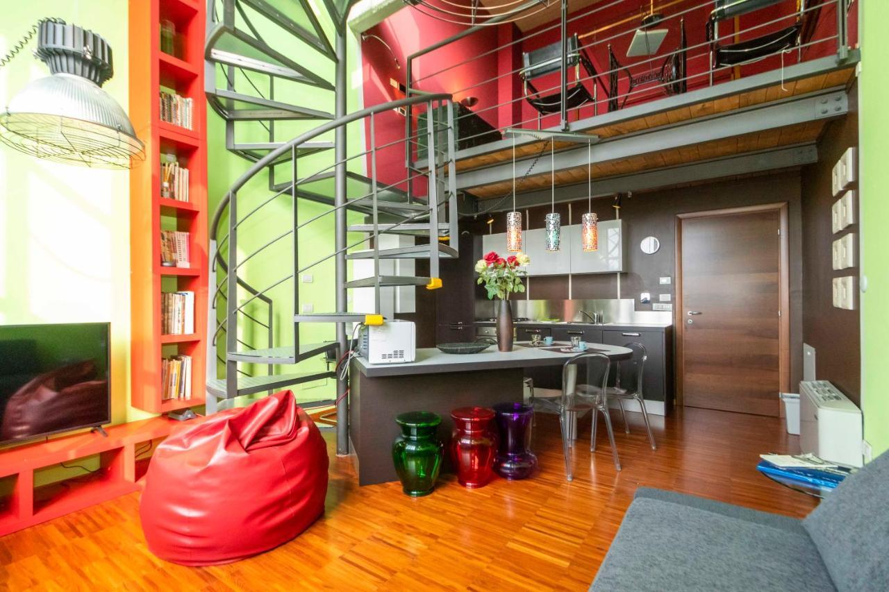 Dora Riverside Modern Apartment With Private Parking Турин Экстерьер фото