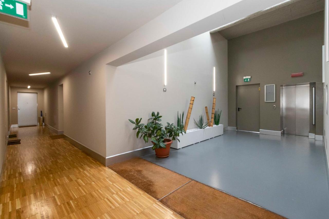 Dora Riverside Modern Apartment With Private Parking Турин Экстерьер фото